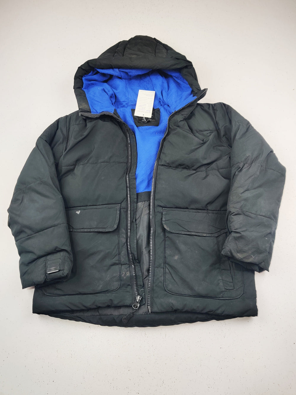 Buy online pre-used pre-loved 100% authentic & Original branded All In Motion (KJB-7501) available in Pakistan. Top international brands avilable.
