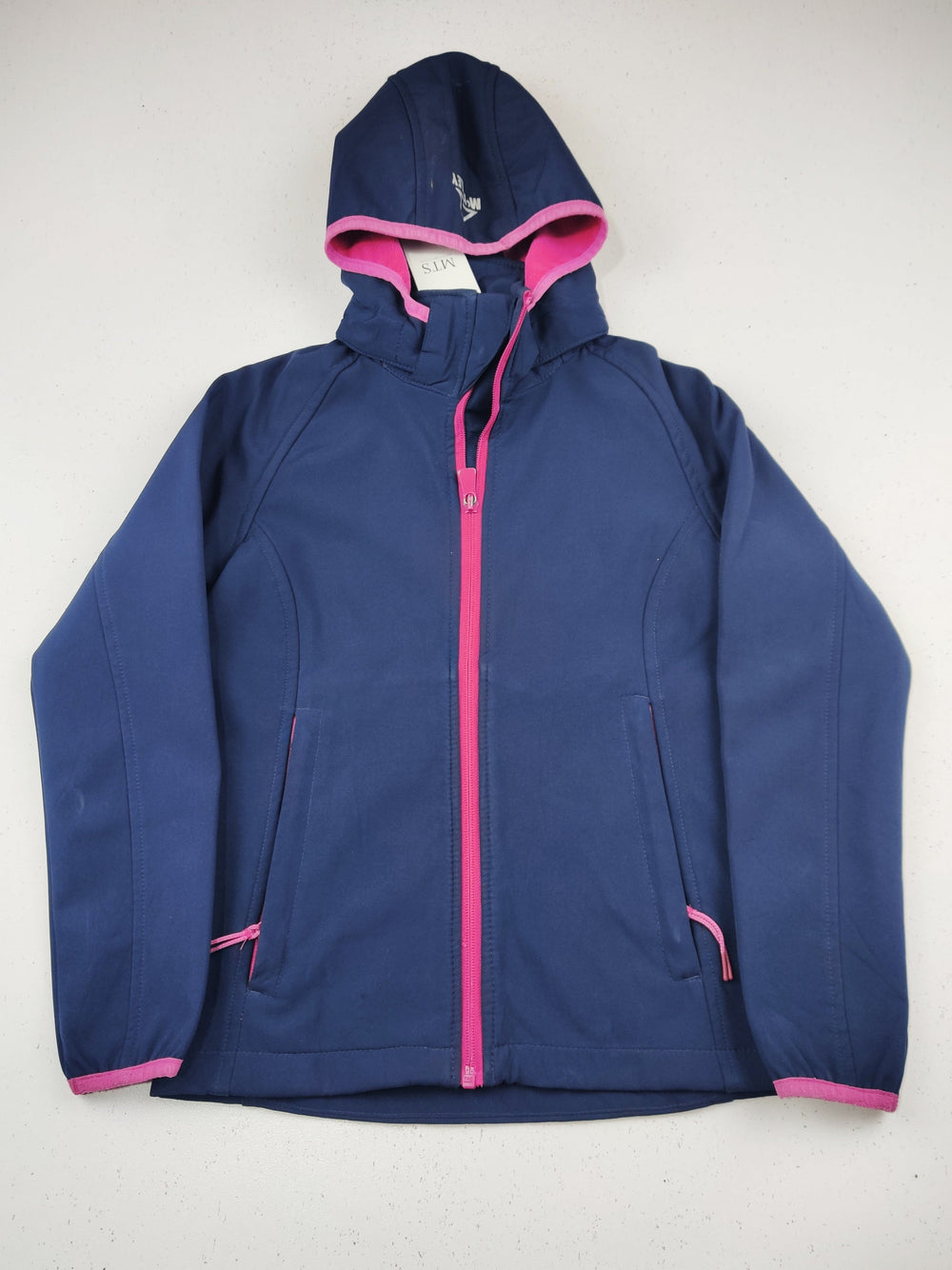 Buy online pre-used pre-loved 100% authentic & Original branded Mckinley (KJB-7521) available in Pakistan. Top international brands avilable.