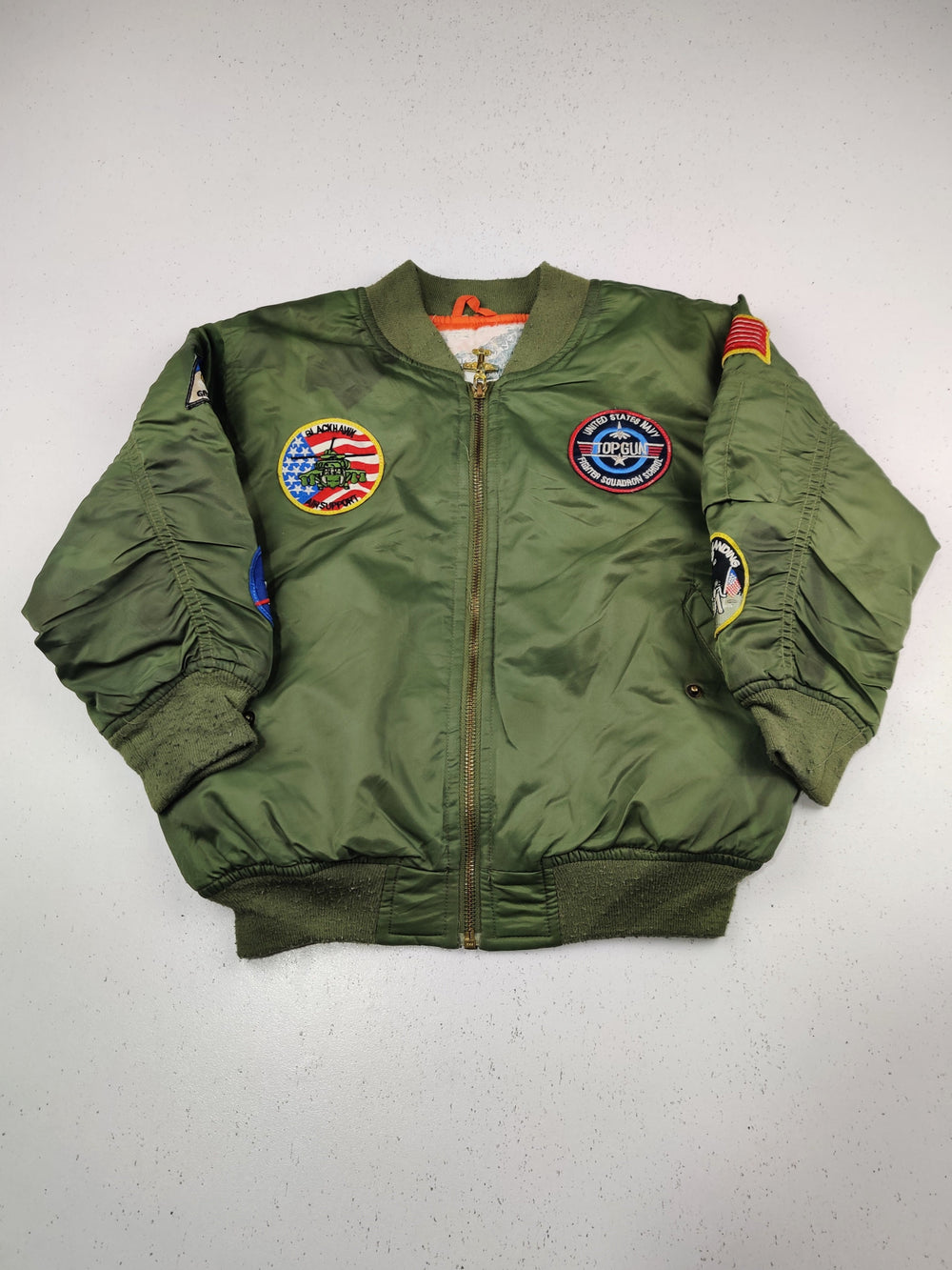 Buy online pre-used pre-loved 100% authentic & Original branded Unknown Brand (KJB-7635) available in Pakistan. Top international brands avilable.