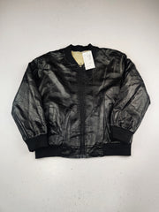 Buy online pre-used pre-loved 100% authentic & Original branded Unknown Brand (KJB-7668) available in Pakistan. Top international brands avilable.