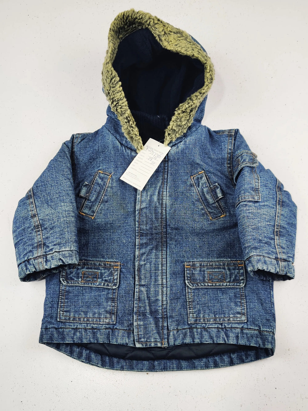 Buy online pre-used pre-loved 100% authentic & Original branded Unknown Brand (KJB-7746) available in Pakistan. Top international brands avilable.