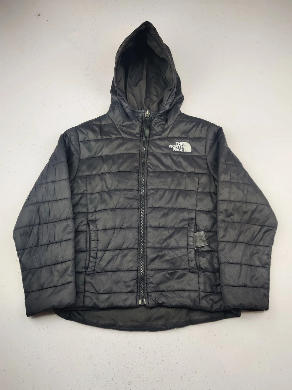 Buy online pre-used pre-loved 100% authentic & Original branded T.H.E N.O.R.T.H F.A.C.E (KJB-7934) available in Pakistan. Top international brands avilable.