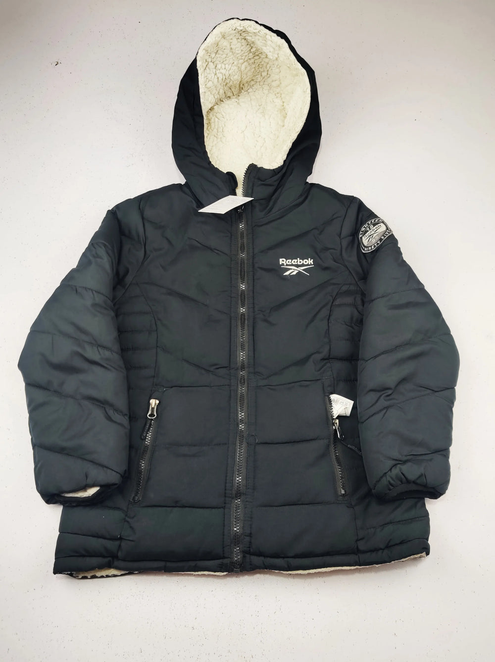 Buy online pre-used pre-loved 100% authentic & Original branded R.E.E.B.O.K (KJB-7949) available in Pakistan. Top international brands avilable.