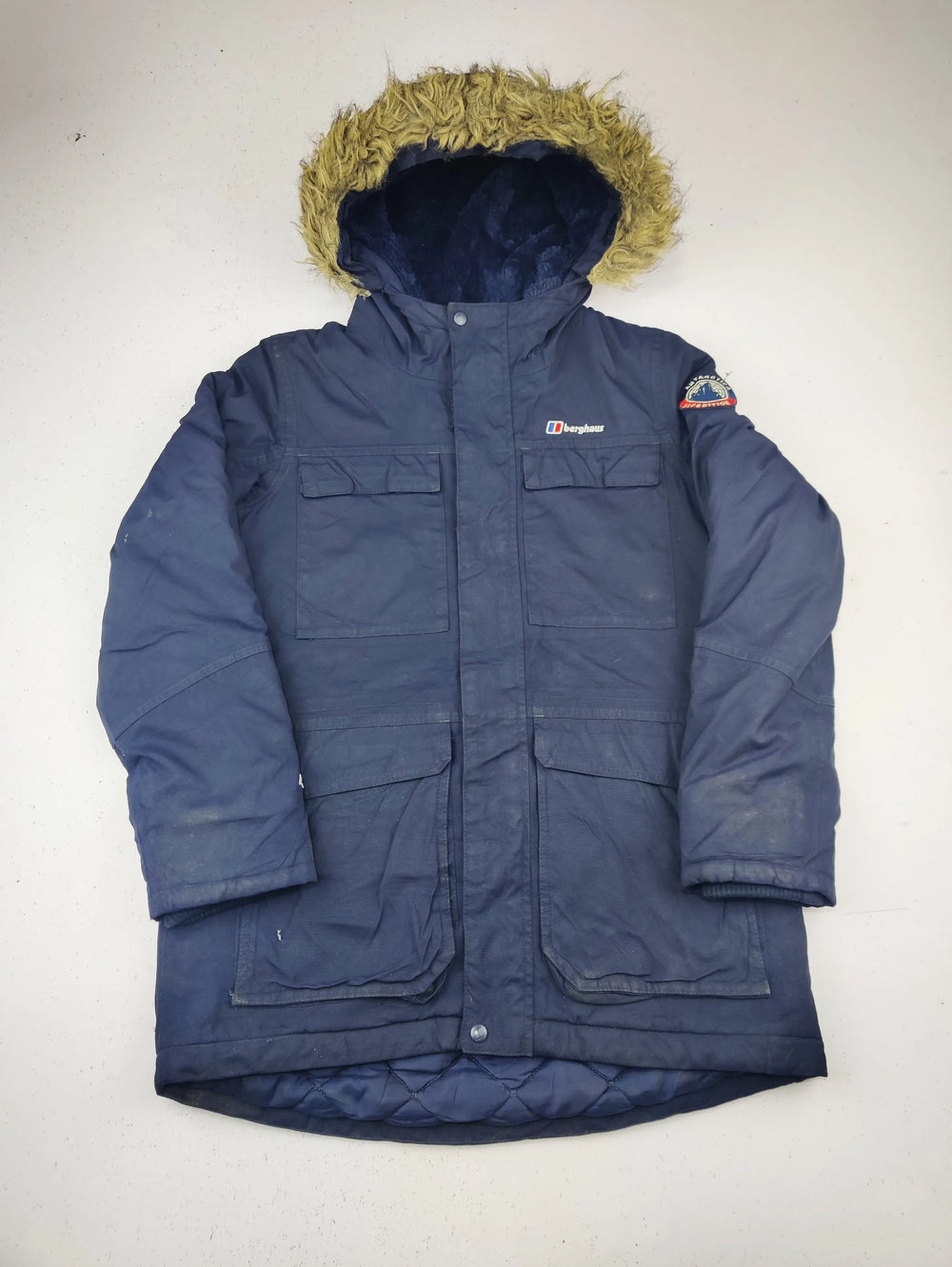 Buy online pre-used pre-loved 100% authentic & Original branded Berghaus (KJB-7959) available in Pakistan. Top international brands avilable.