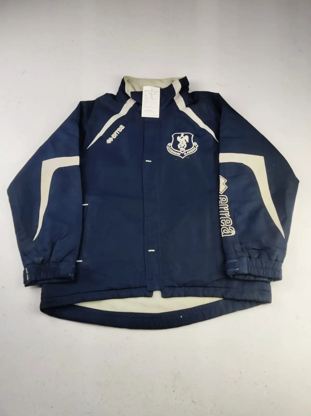 Buy online pre-used pre-loved 100% authentic & Original branded Errea (KJB-800) available in Pakistan. Top international brands avilable.