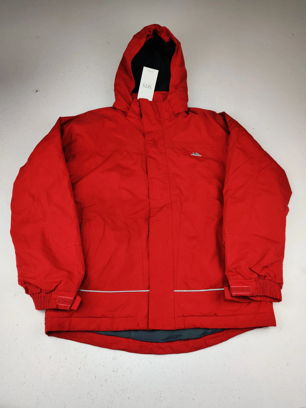 Buy online pre-used pre-loved 100% authentic & Original branded Trespass (KJB-8027) available in Pakistan. Top international brands avilable.
