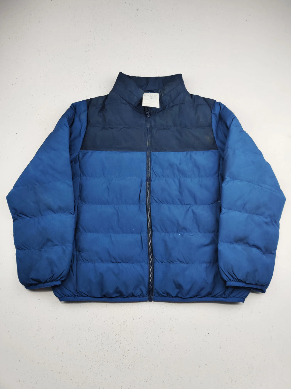 Buy online pre-used pre-loved 100% authentic & Original branded Uniqlo (KJB-8095) available in Pakistan. Top international brands avilable.