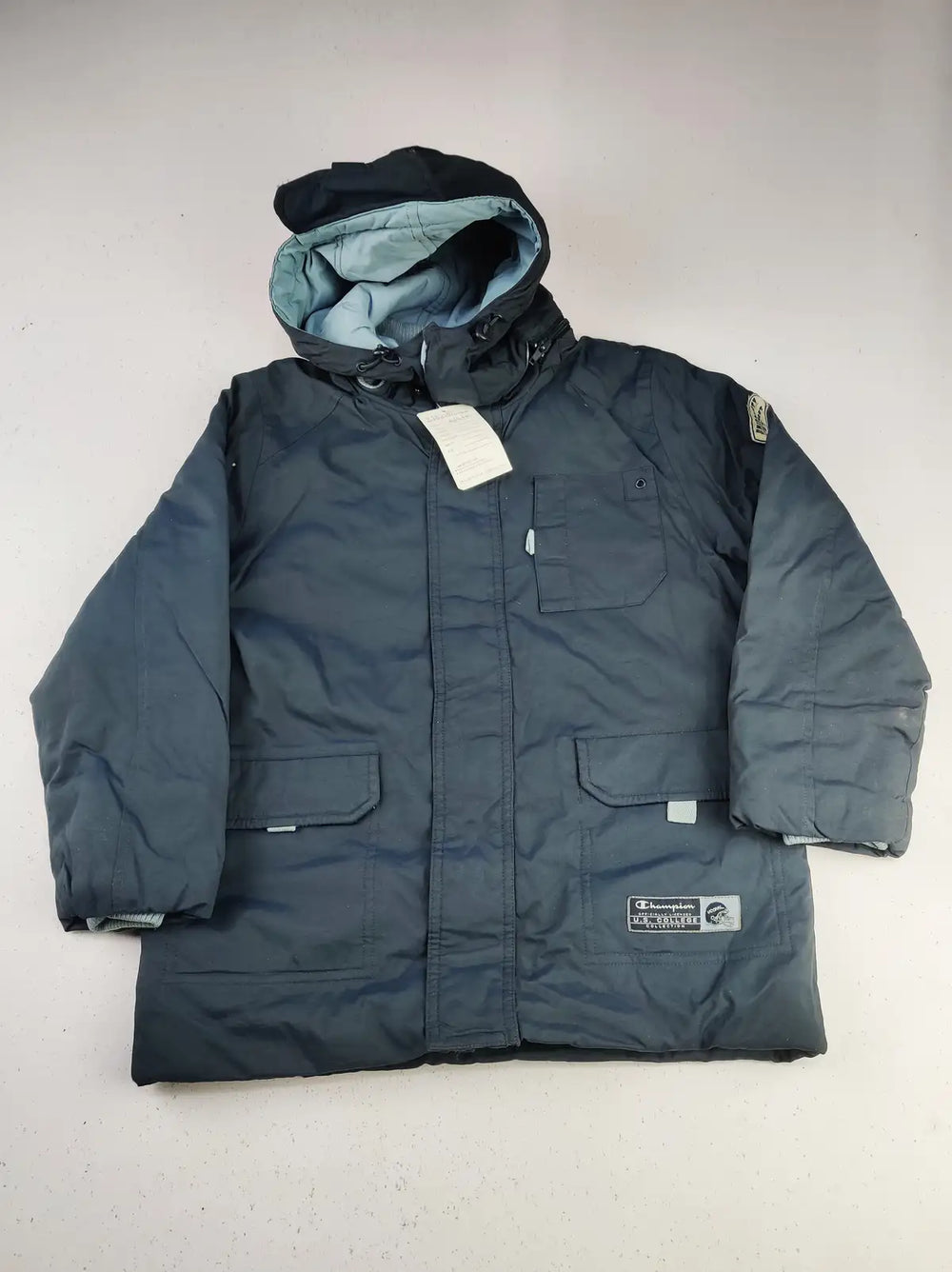 Buy online pre-used pre-loved 100% authentic & Original branded Champion (KJB-811) available in Pakistan. Top international brands avilable.