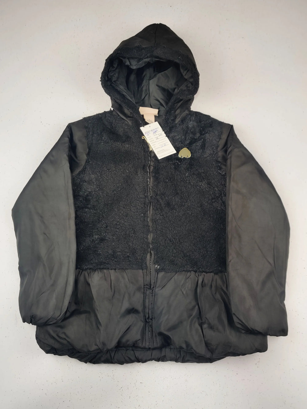 Buy online pre-used pre-loved 100% authentic & Original branded Juicy Couture (KJG-12110) available in Pakistan. Top international brands avilable.
