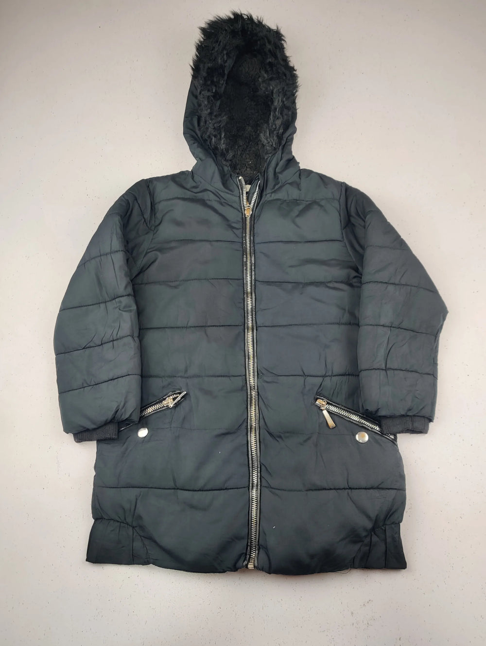 Buy online pre-used pre-loved 100% authentic & Original branded F&F (KJG-12258) available in Pakistan. Top international brands avilable.