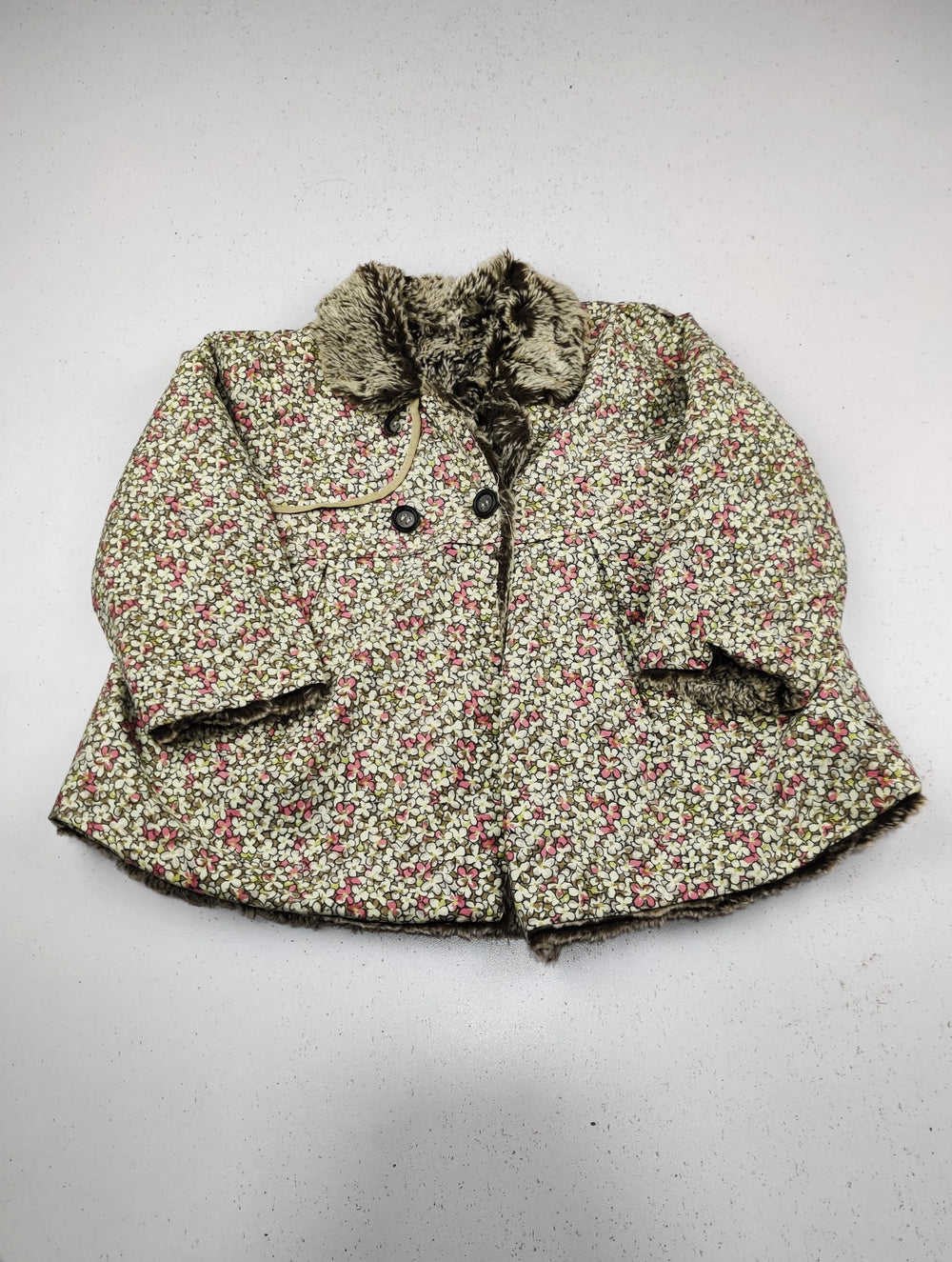 Buy online pre-used pre-loved 100% authentic & Original branded H&M (KJG-12313) available in Pakistan. Top international brands avilable.