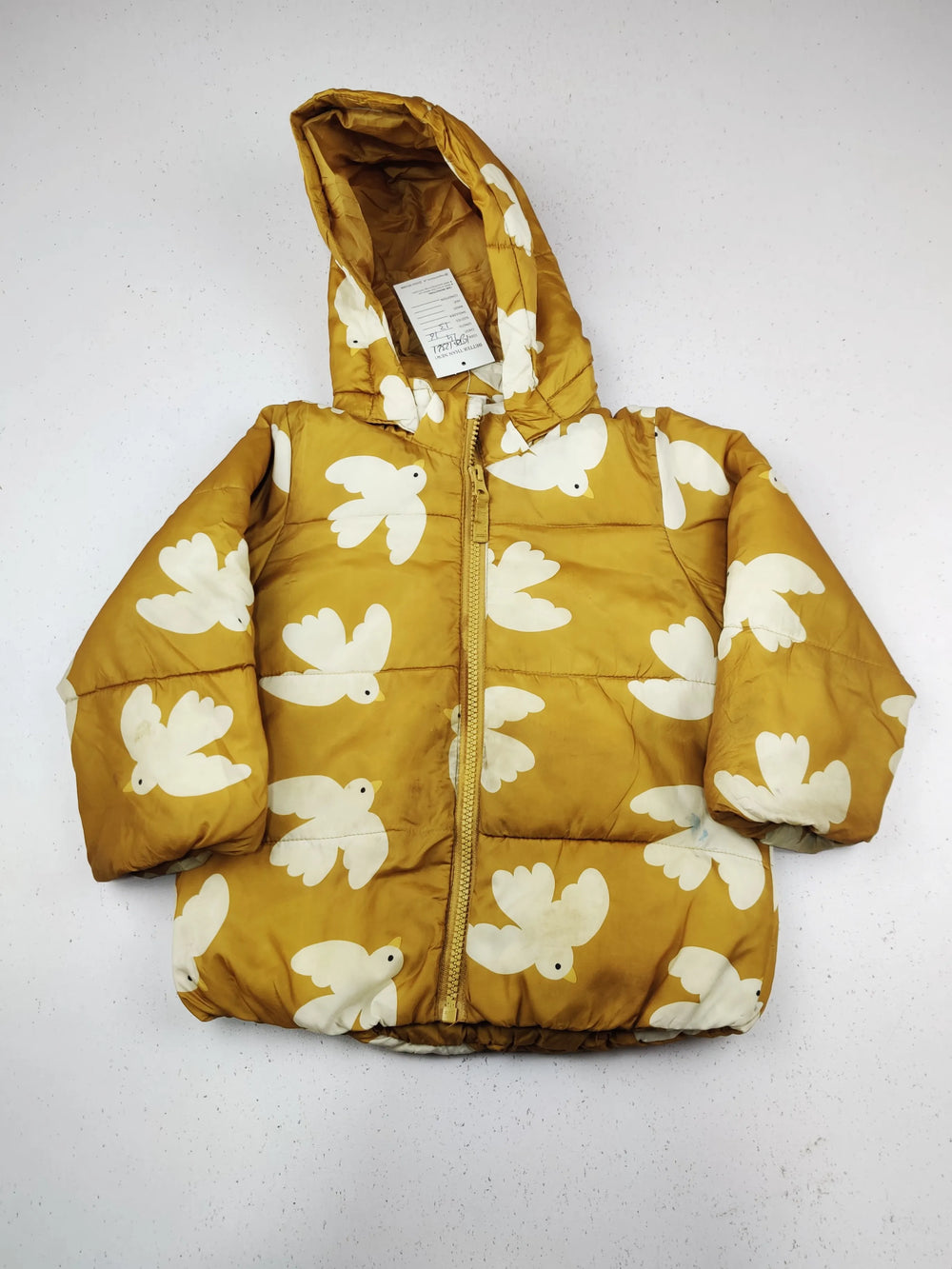 Buy online pre-used pre-loved 100% authentic & Original branded H&M (KJG-12321) available in Pakistan. Top international brands avilable.