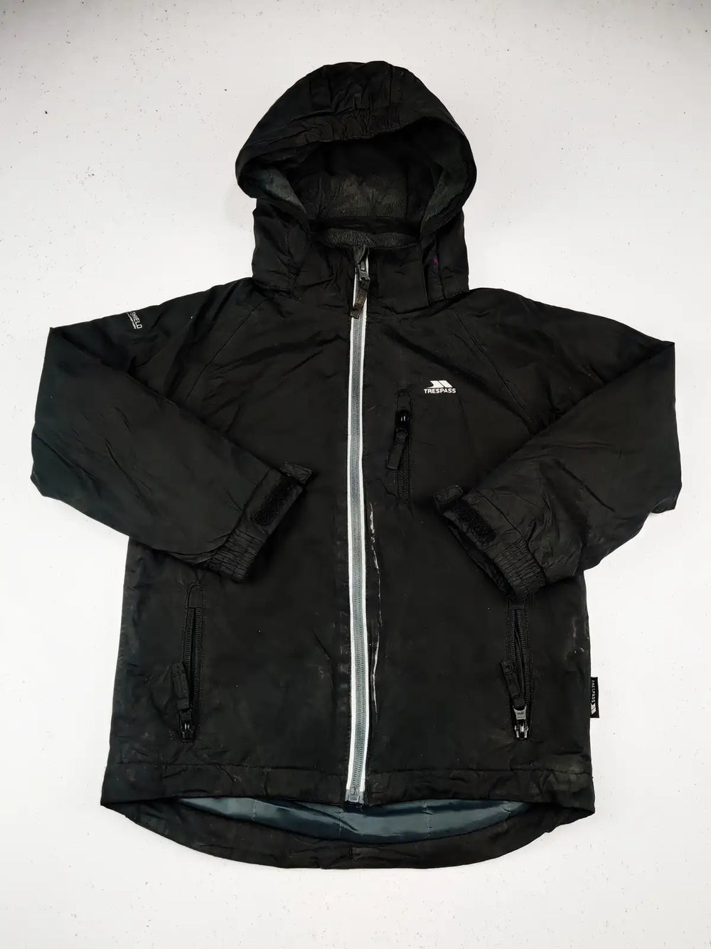 Buy online pre-used pre-loved 100% authentic & Original branded Trespass (KJG-359) available in Pakistan. Top international brands avilable.