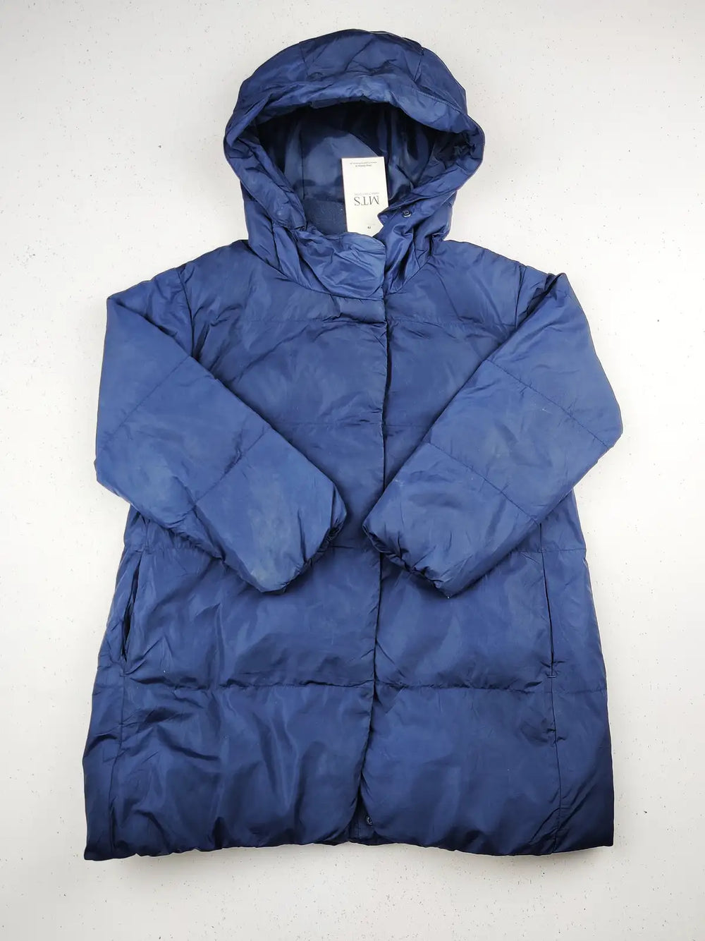 Buy online pre-used pre-loved 100% authentic & Original branded Uniqlo (KJG-415) available in Pakistan. Top international brands avilable.