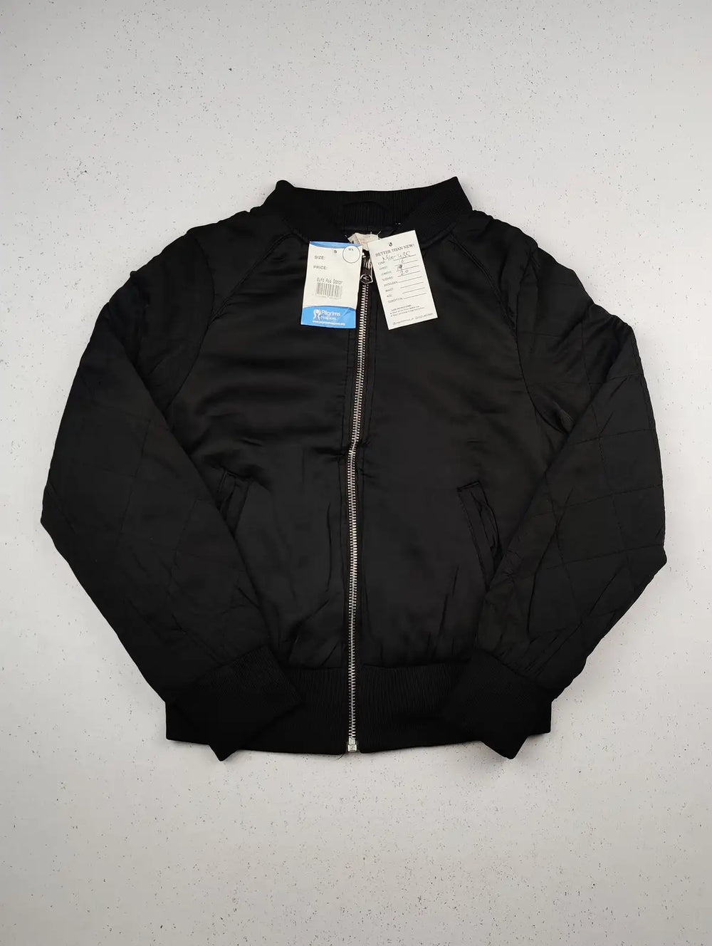 Buy online pre-used pre-loved 100% authentic & Original branded H&M (KJG-435) available in Pakistan. Top international brands avilable.