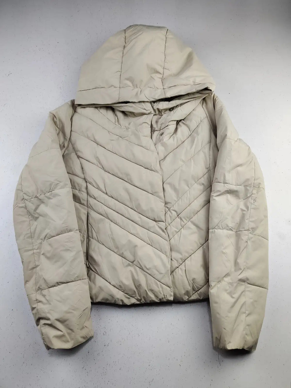 Buy online pre-used pre-loved 100% authentic & Original branded Reserved (KJG-781) available in Pakistan. Top international brands avilable.