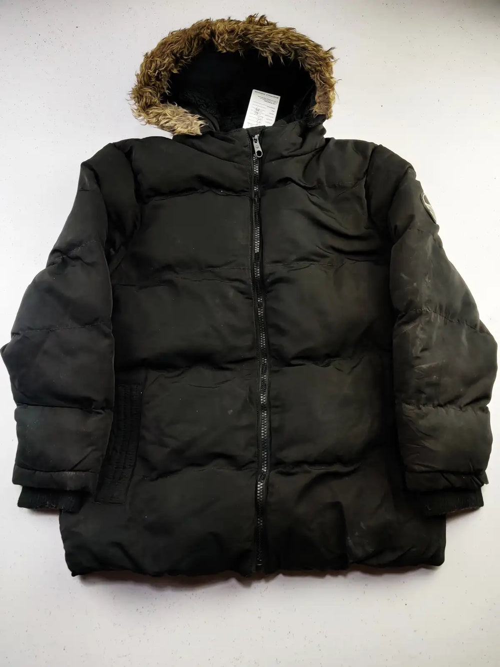 Buy online pre-used pre-loved 100% authentic & Original branded Soulcal&Co (KJG-782) available in Pakistan. Top international brands avilable.