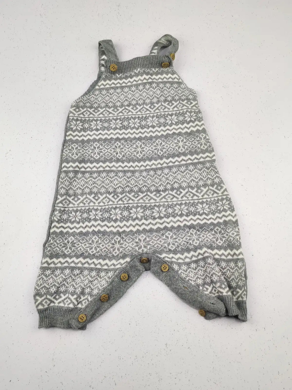 Buy online pre-used pre-loved 100% authentic & Original branded George (KWB-4142) available in Pakistan. Top international brands avilable.