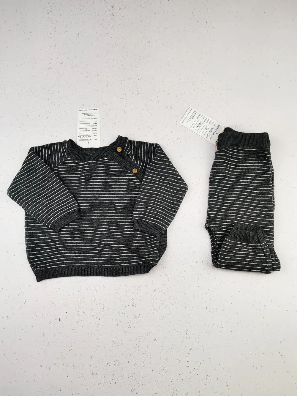 Buy online pre-used pre-loved 100% authentic & Original branded Tu (KWB-4586) available in Pakistan. Top international brands avilable.