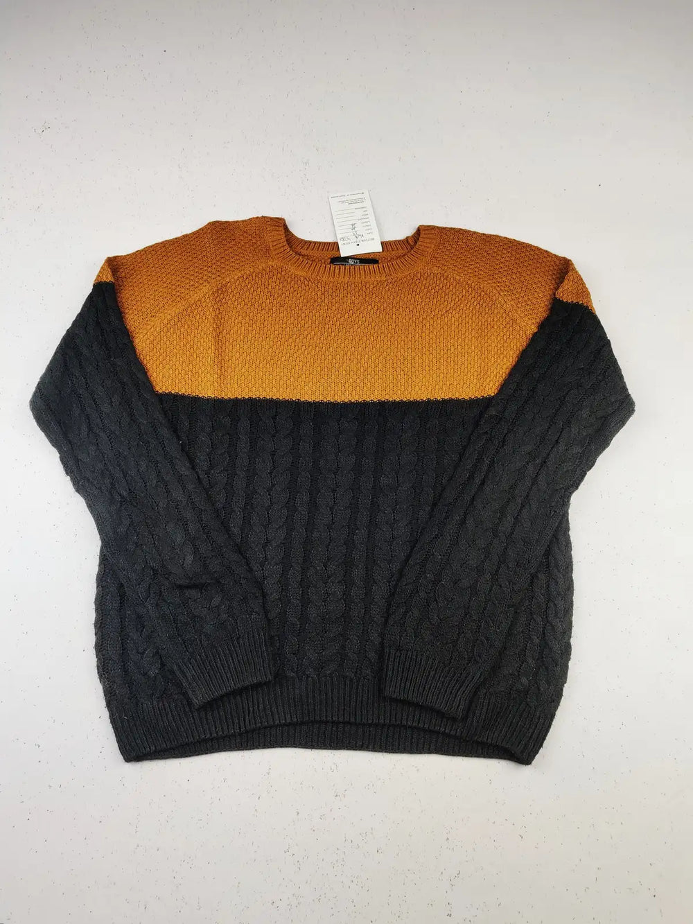 Buy online pre-used pre-loved 100% authentic & Original branded Boys (KWB-4782) available in Pakistan. Top international brands avilable.