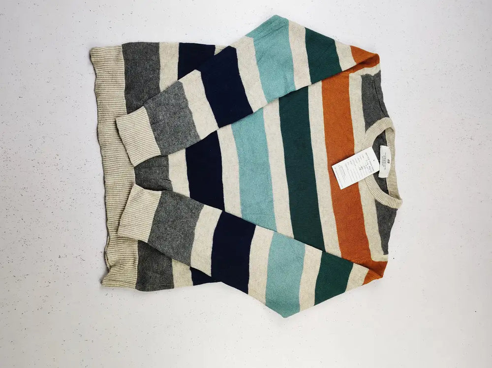 Buy online pre-used pre-loved 100% authentic & Original branded H&M (KWB-4848) available in Pakistan. Top international brands avilable.