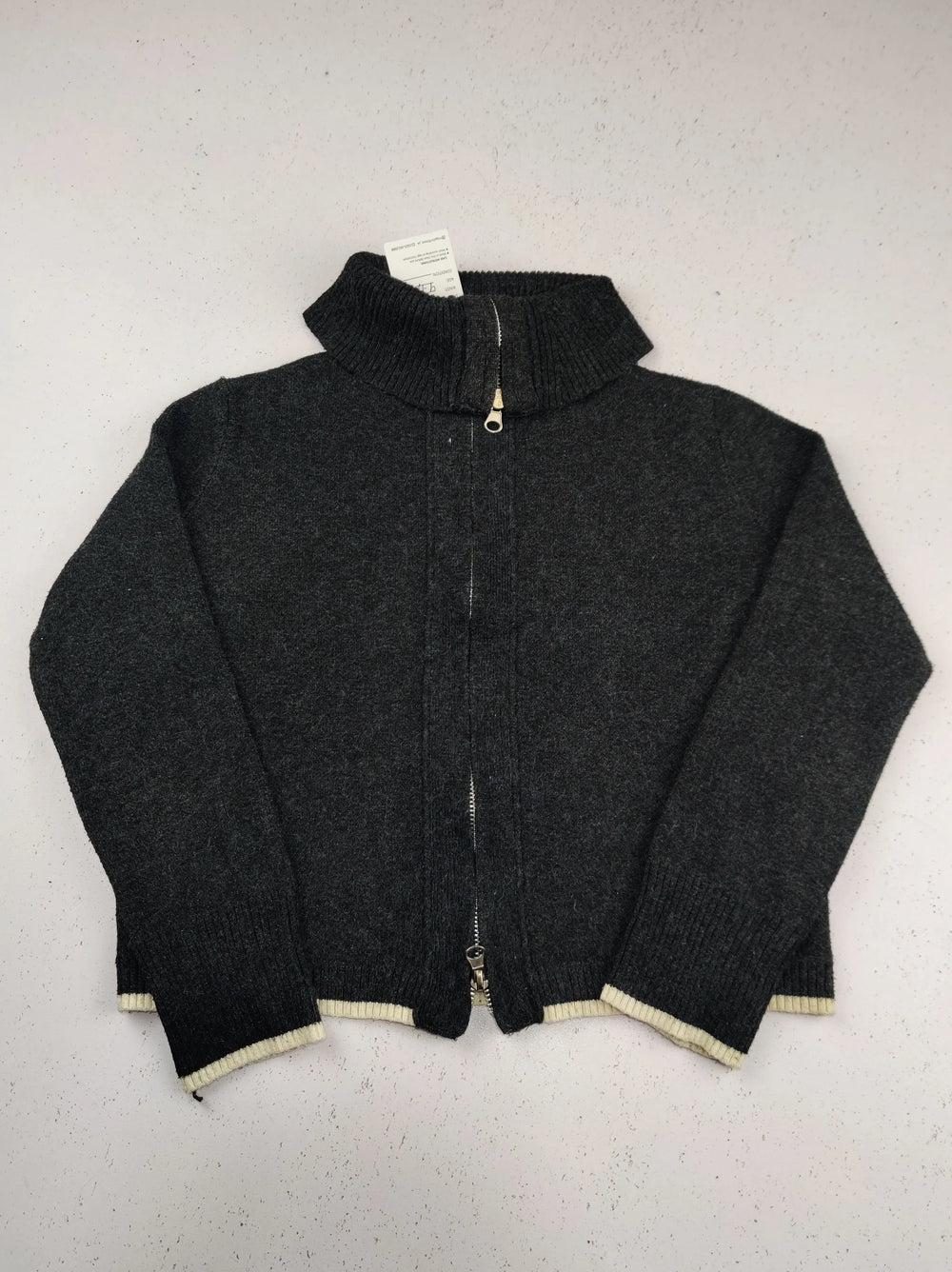 Buy online pre-used pre-loved 100% authentic & Original branded Primark (KWB-5794) available in Pakistan. Top international brands avilable.