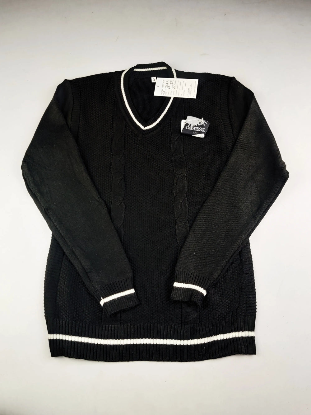 Buy online pre-used pre-loved 100% authentic & Original branded Unknown Brand (KWB-7402) available in Pakistan. Top international brands avilable.