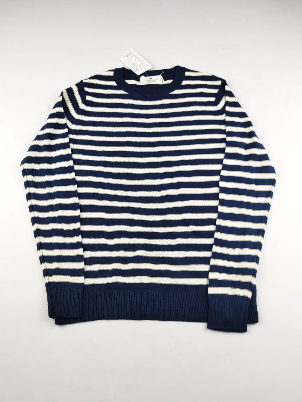 Buy online pre-used pre-loved 100% authentic & Original branded H&M (KWB-7934) available in Pakistan. Top international brands avilable.