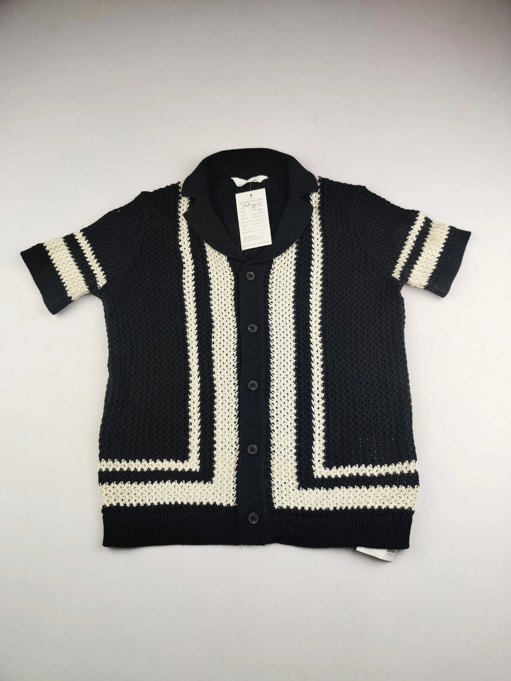 Buy online pre-used pre-loved 100% authentic & Original branded H&M (KWB-8107) available in Pakistan. Top international brands avilable.