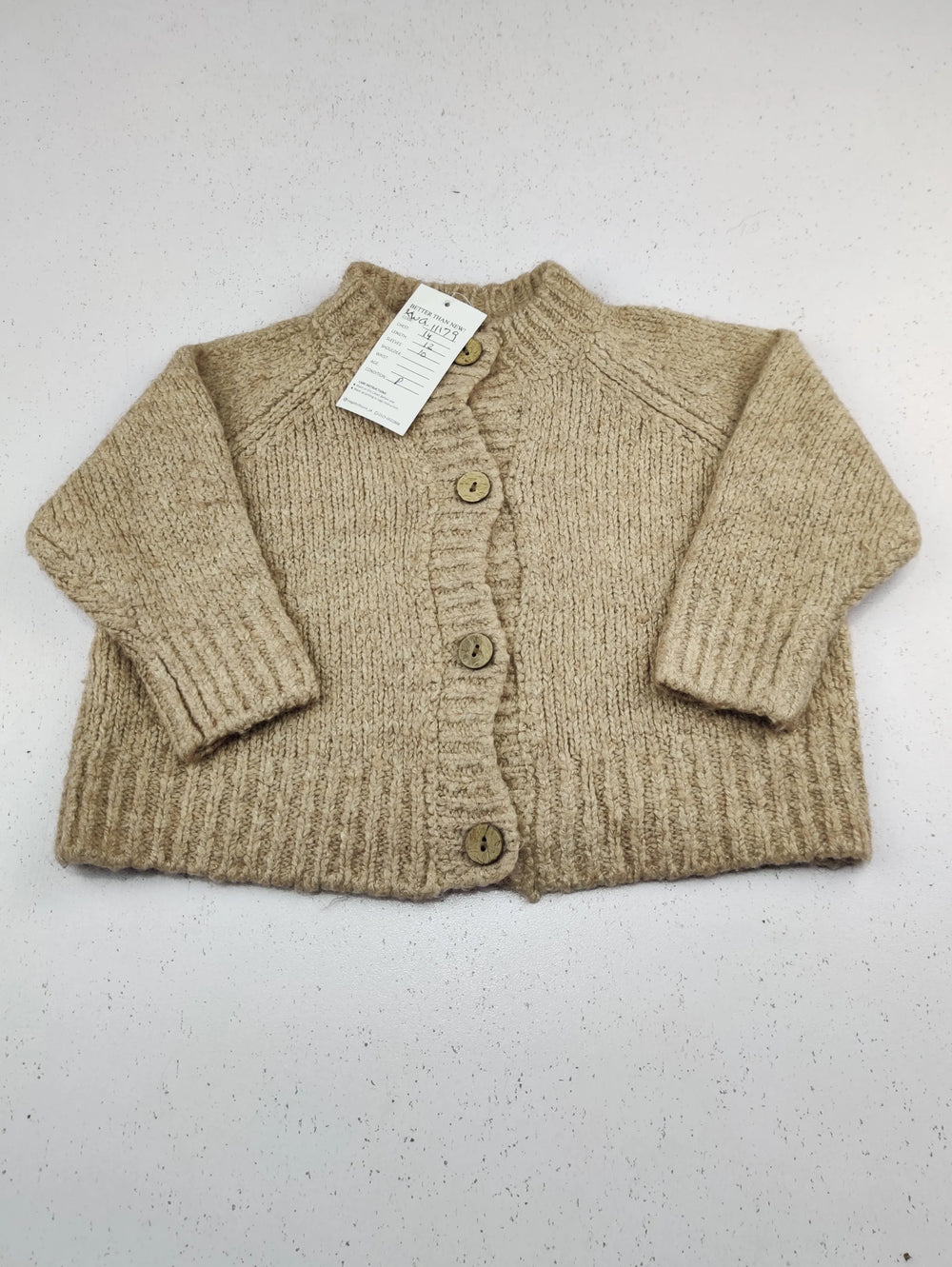 Buy online pre-used pre-loved 100% authentic & Original branded Unknown Brand (KWG-11179) available in Pakistan. Top international brands avilable.