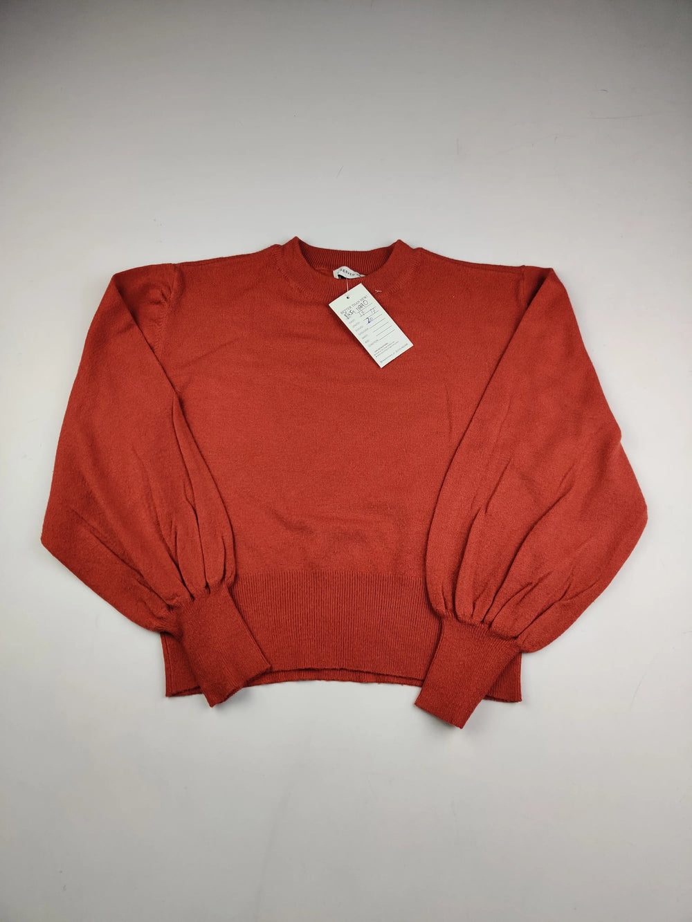 Buy online pre-used pre-loved 100% authentic & Original branded Reserved (KWG-11990) available in Pakistan. Top international brands avilable.