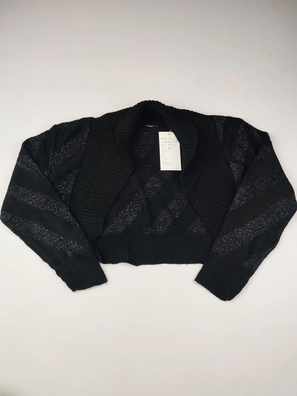 Buy online pre-used pre-loved 100% authentic & Original branded Unknown Brand (KWG-12167) available in Pakistan. Top international brands avilable.