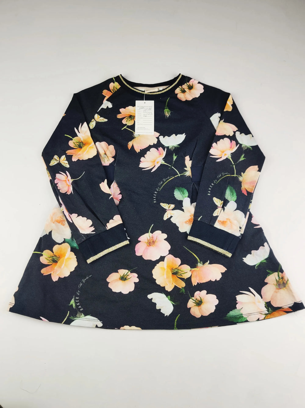Buy online pre-used pre-loved 100% authentic & Original branded T.E.D B.A.K.E.R (KWG-12581) available in Pakistan. Top international brands avilable.