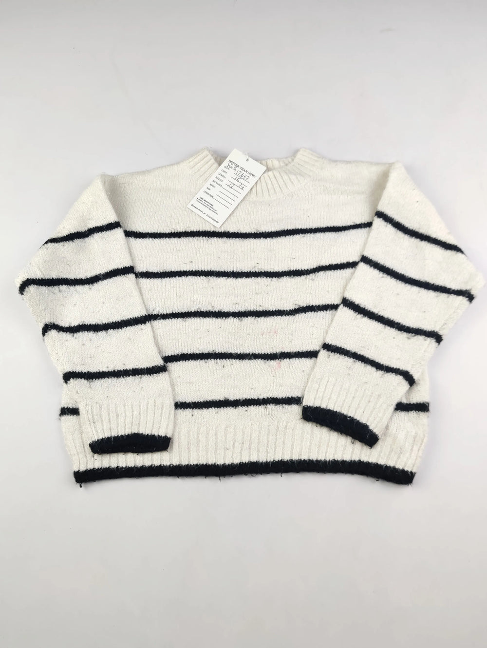 Buy online pre-used pre-loved 100% authentic & Original branded Unknown Brand (KWG-12632) available in Pakistan. Top international brands avilable.