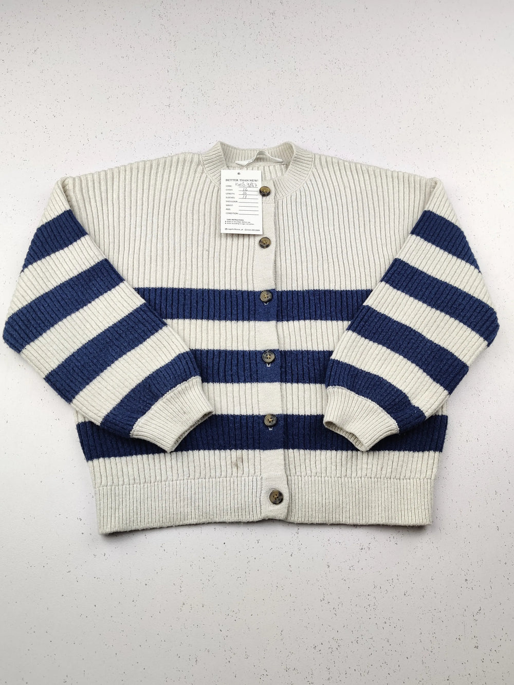 Buy online pre-used pre-loved 100% authentic & Original branded Marks & Spencer (KWG-4867) available in Pakistan. Top international brands avilable.