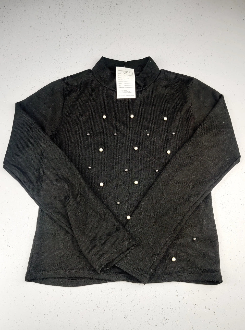 Buy online pre-used pre-loved 100% authentic & Original branded Unknown Brand (KWG-4937) available in Pakistan. Top international brands avilable.