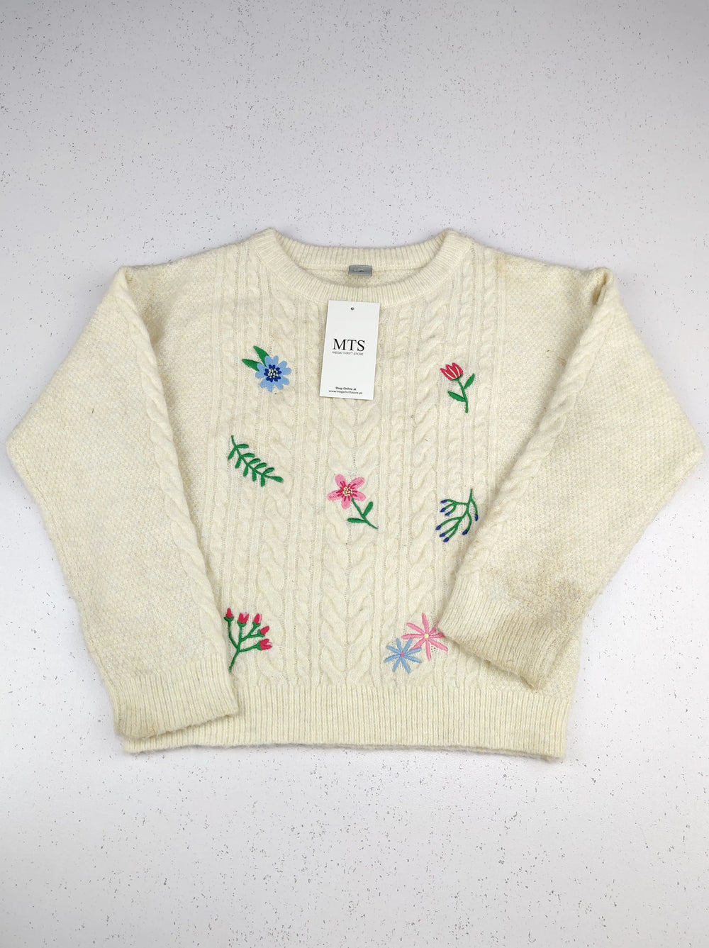 Buy online pre-used pre-loved 100% authentic & Original branded Tu (KWG-4947) available in Pakistan. Top international brands avilable.