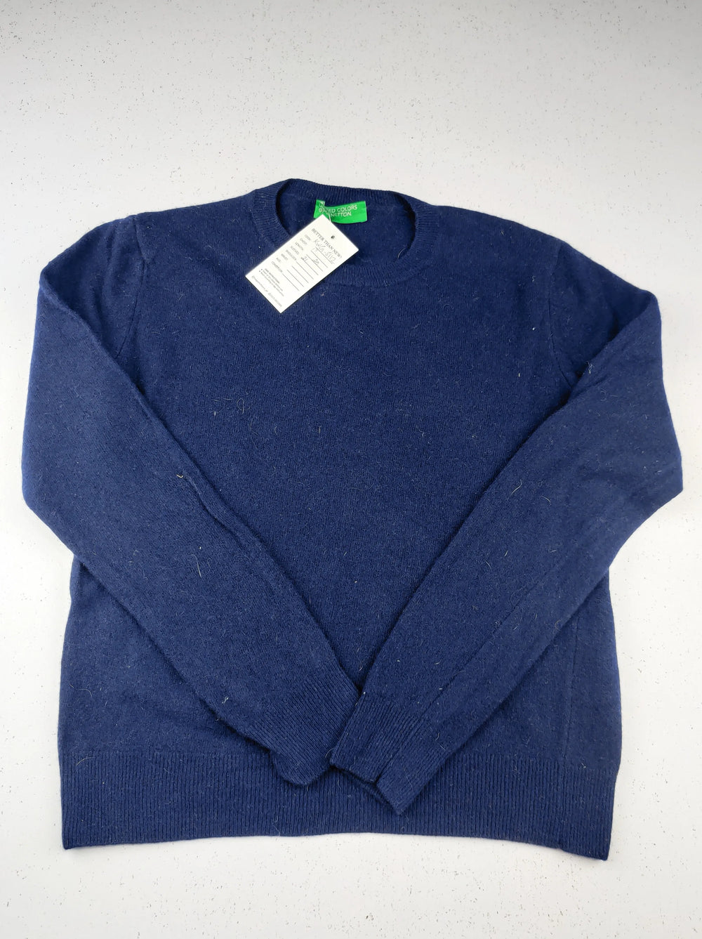 Buy online pre-used pre-loved 100% authentic & Original branded United Colors Of Benetton (KWG-5112) available in Pakistan. Top international brands avilable.