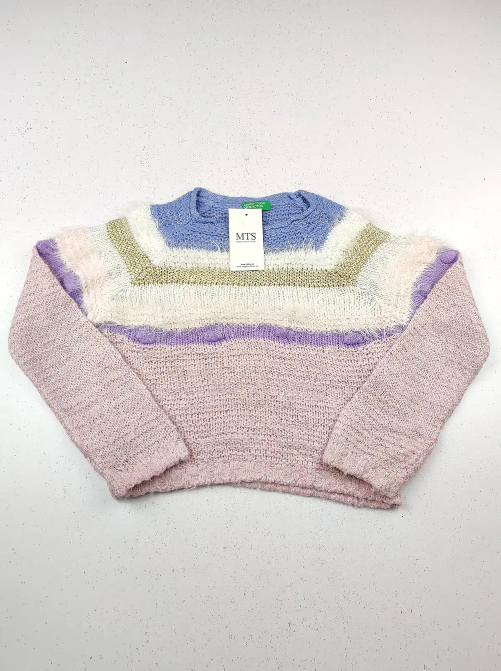 Buy online pre-used pre-loved 100% authentic & Original branded United Colors Of Benetton (KWG-5663) available in Pakistan. Top international brands avilable.