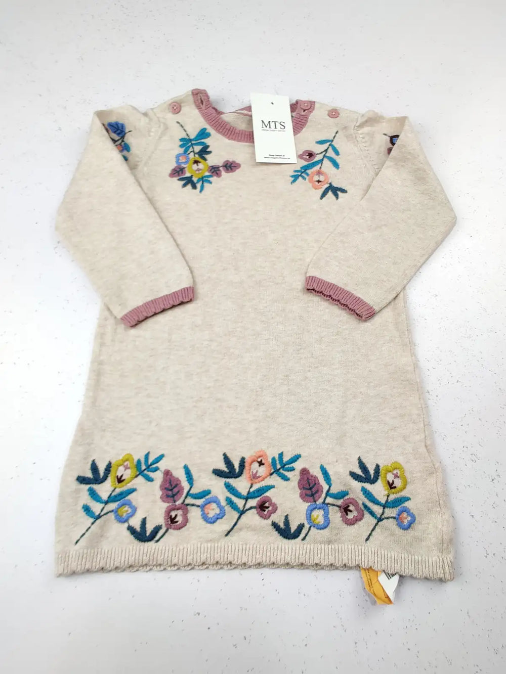 Buy online pre-used pre-loved 100% authentic & Original branded Tu (KWG-5864) available in Pakistan. Top international brands avilable.