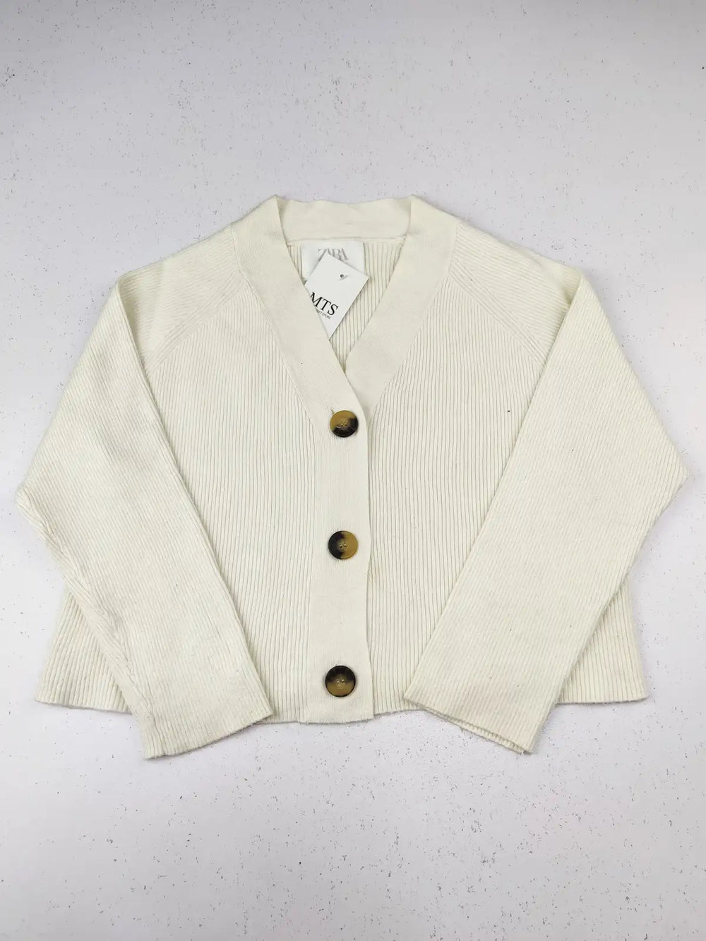 Buy online pre-used pre-loved 100% authentic & Original branded Zara (KWG-6360) available in Pakistan. Top international brands avilable.