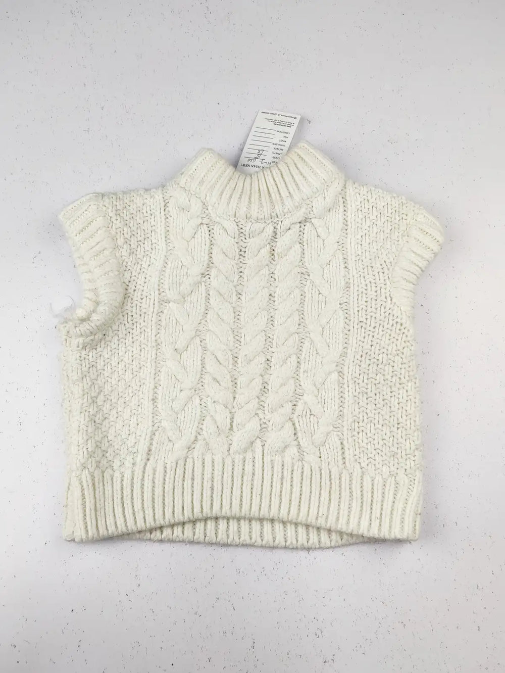 Buy online pre-used pre-loved 100% authentic & Original branded Max (KWG-6361) available in Pakistan. Top international brands avilable.