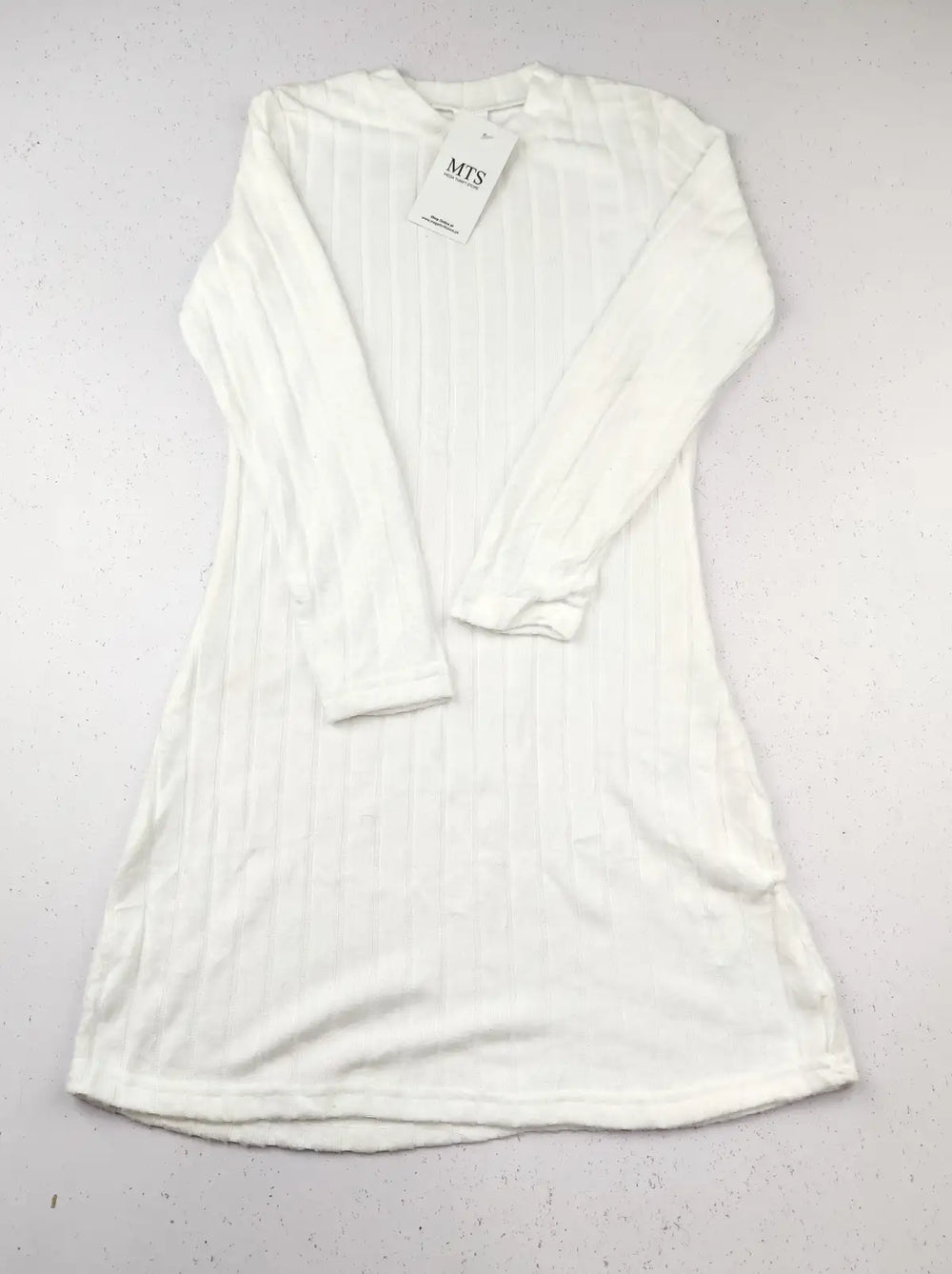 Buy online pre-used pre-loved 100% authentic & Original branded Unknown Brand (KWG-6485) available in Pakistan. Top international brands avilable.