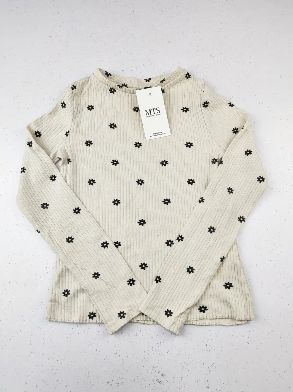 Buy online pre-used pre-loved 100% authentic & Original branded F&F (KWG-7074) available in Pakistan. Top international brands avilable.