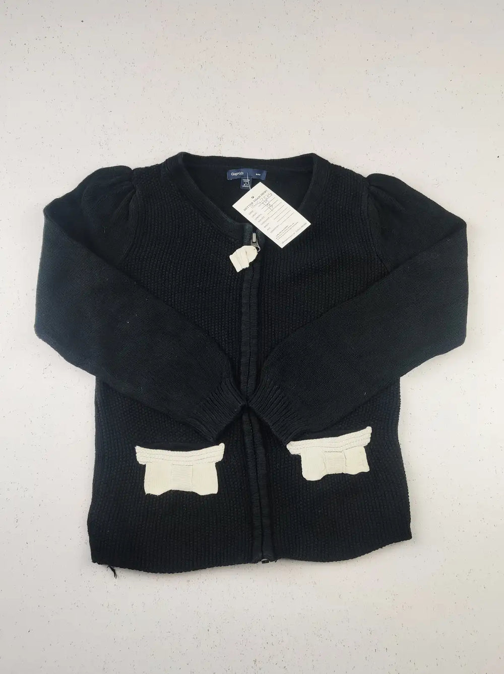 Buy online pre-used pre-loved 100% authentic & Original branded Gap (KWG-7324) available in Pakistan. Top international brands avilable.