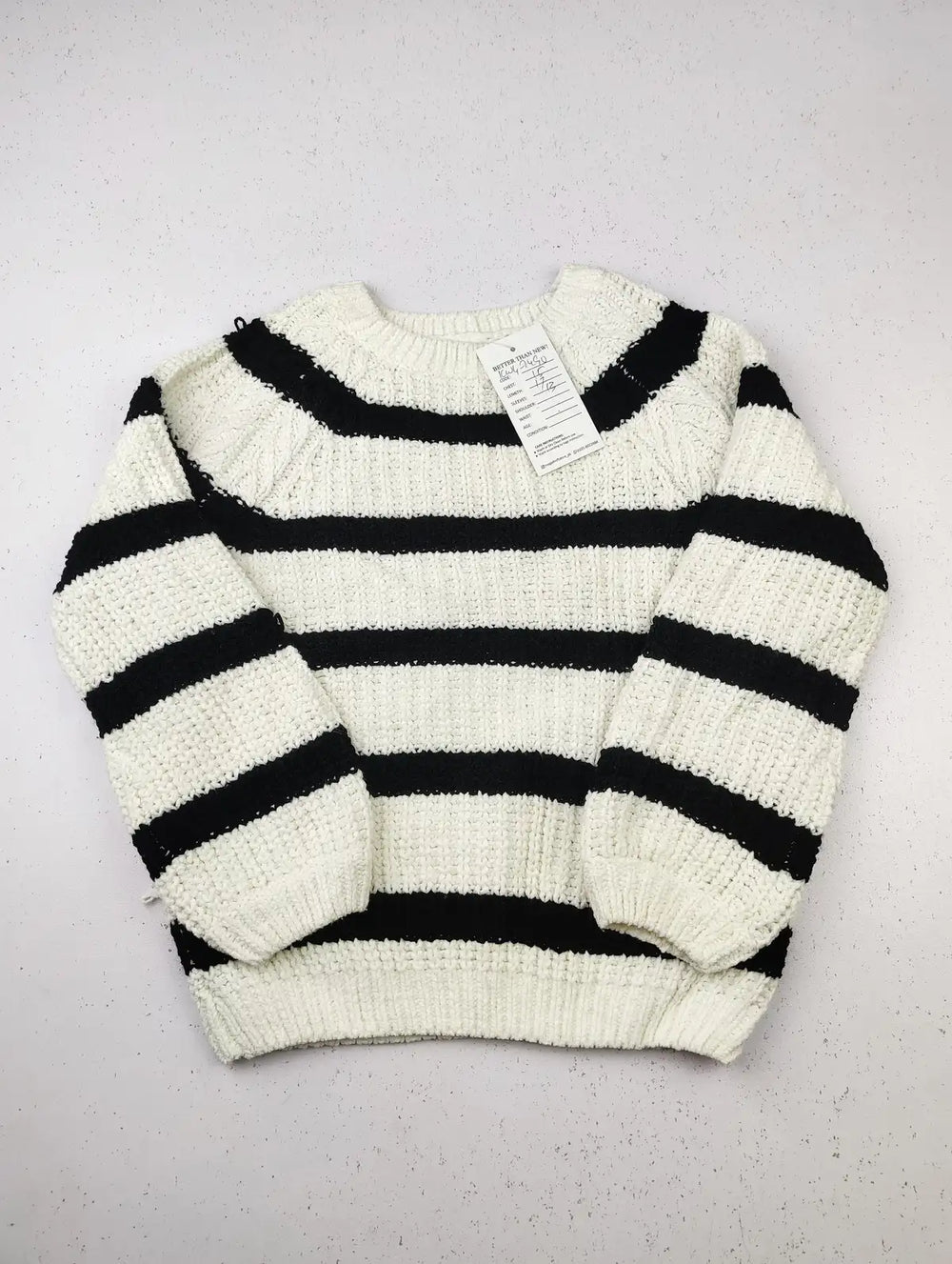 Buy online pre-used pre-loved 100% authentic & Original branded F&F (KWG-7490) available in Pakistan. Top international brands avilable.