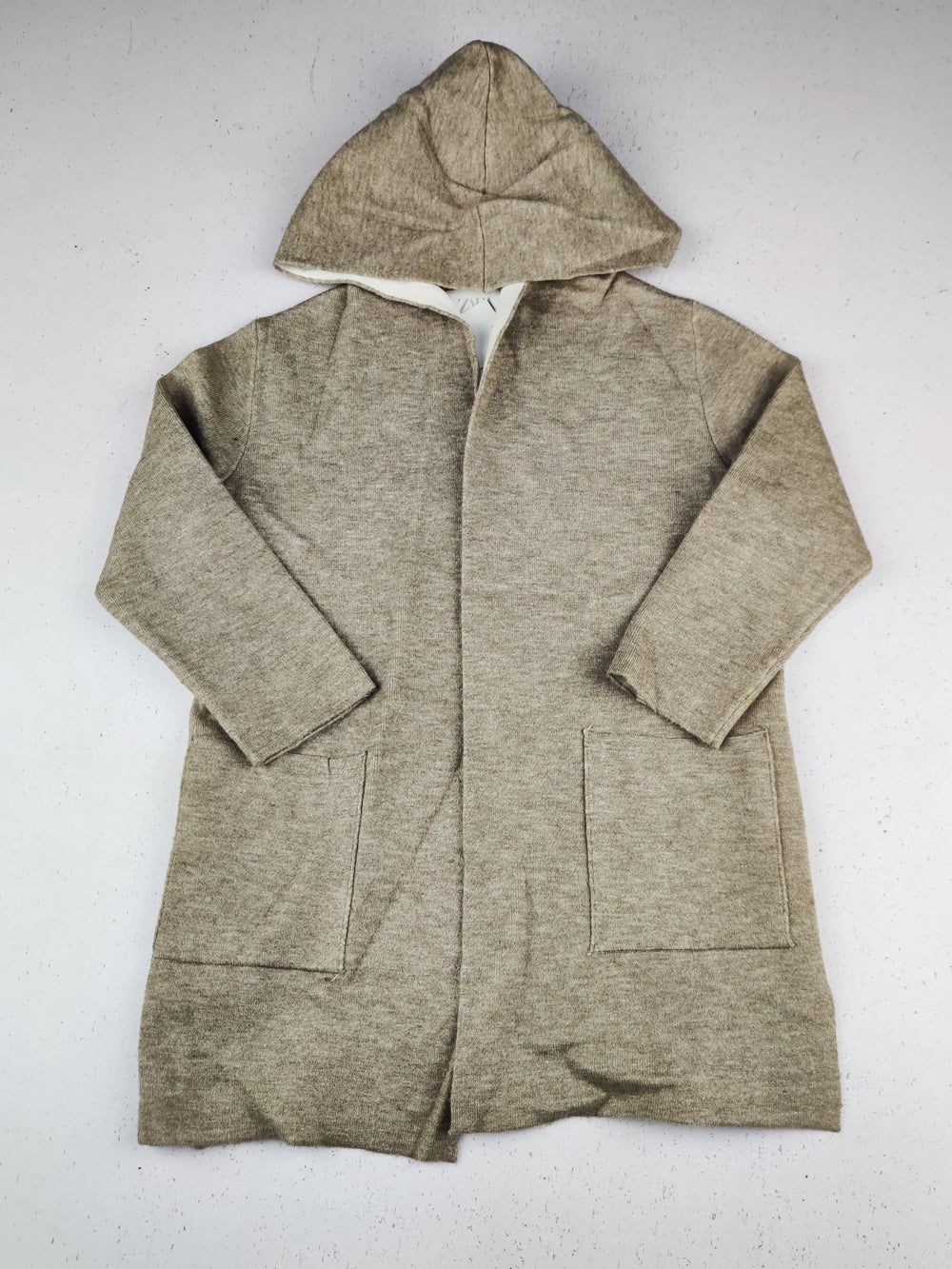 Buy online pre-used pre-loved 100% authentic & Original branded Zara (KWG-9017) available in Pakistan. Top international brands avilable.