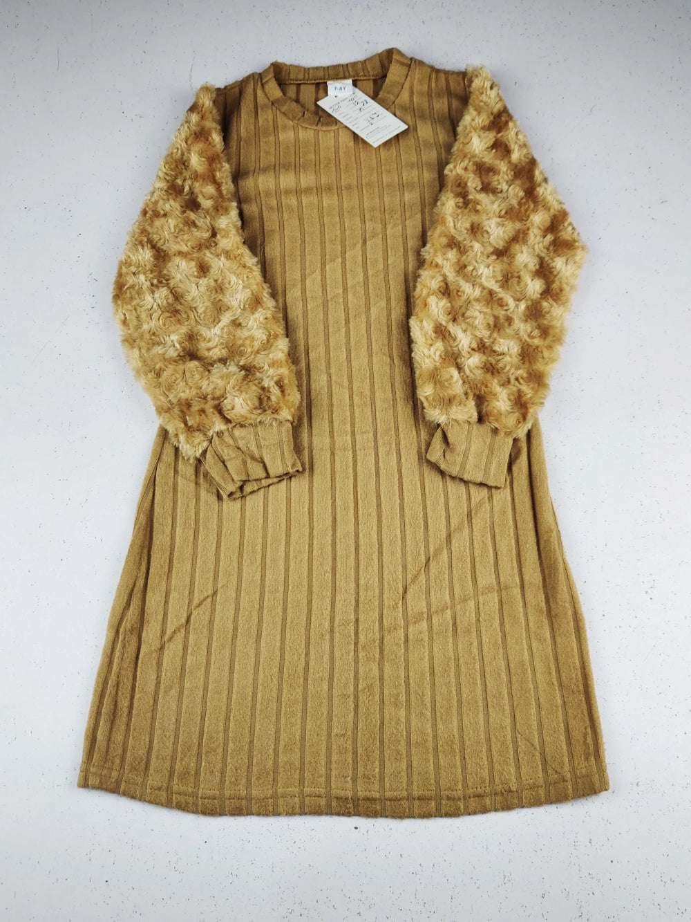 Buy online pre-used pre-loved 100% authentic & Original branded Unknown Brand (KWG-9211) available in Pakistan. Top international brands avilable.