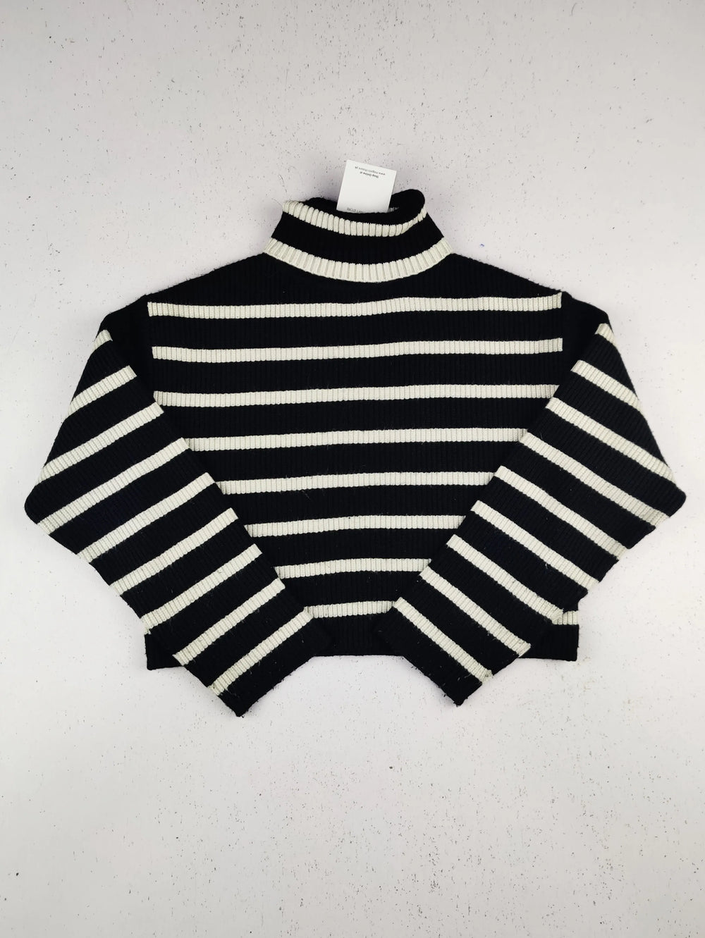Buy online pre-used pre-loved 100% authentic & Original branded Zara (KWG-9370) available in Pakistan. Top international brands avilable.