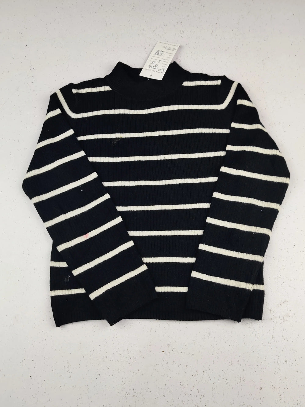 Buy online pre-used pre-loved 100% authentic & Original branded F&F (KWG-9444) available in Pakistan. Top international brands avilable.